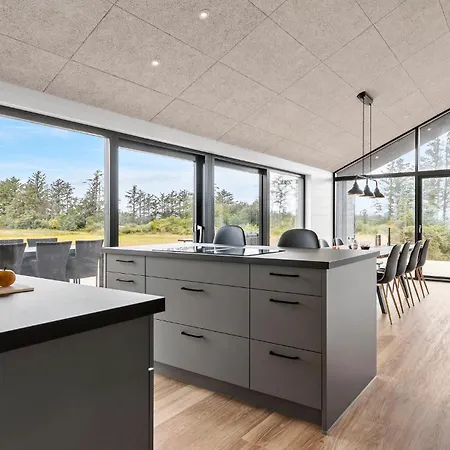 4 Bedroom Pet Friendly In Hjørring
